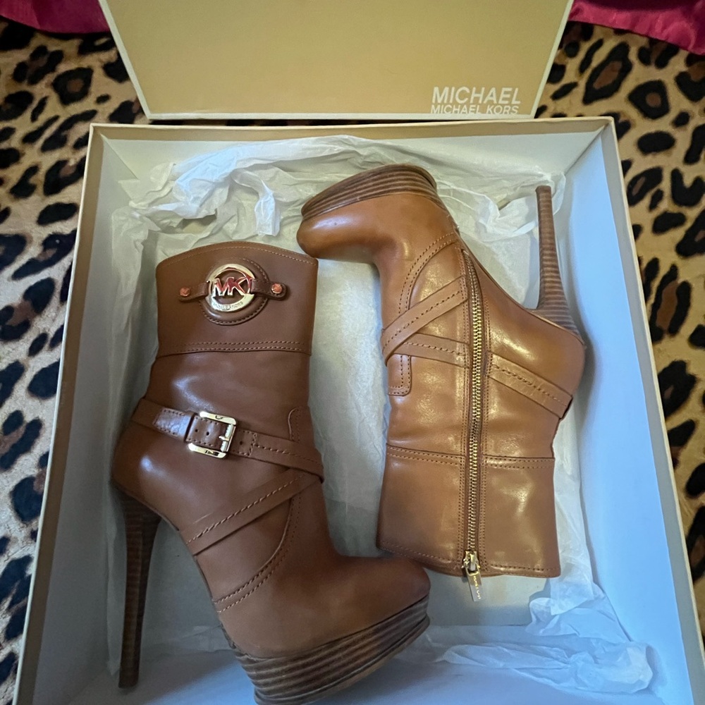 MICHAEL Michael Kors Stockard Platform Leather Ankle Booties Luggage 8